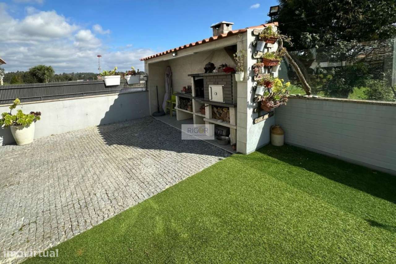 Moradia T4 de 4 frentes na cidade da Maia-30