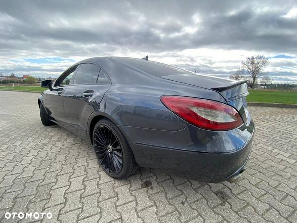 Mercedes-Benz CLS - 24