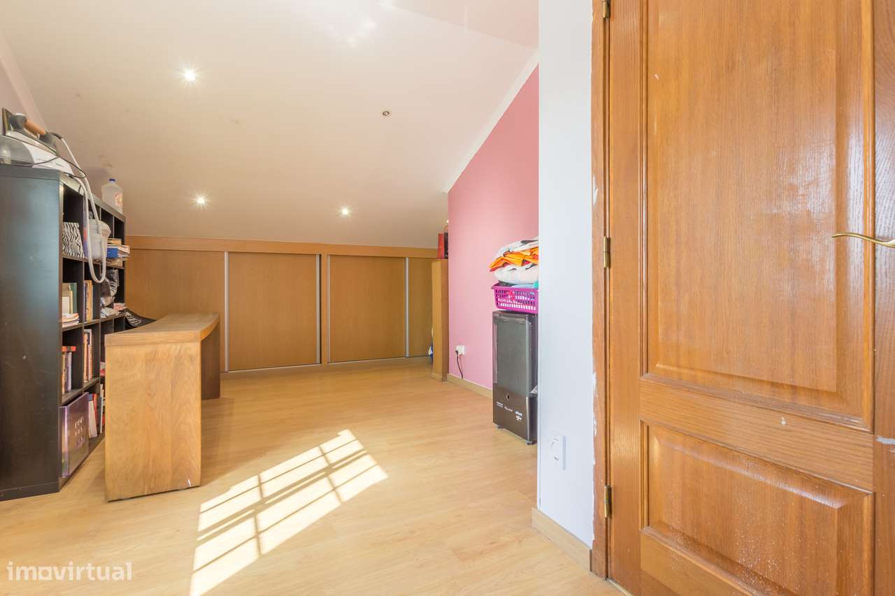 Moradia Geminada T3 - Quinta do Conde-12