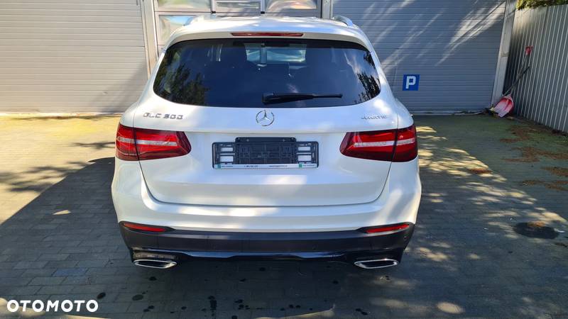 Mercedes-Benz GLC 300 4Matic 9G-TRONIC Exclusive - 5