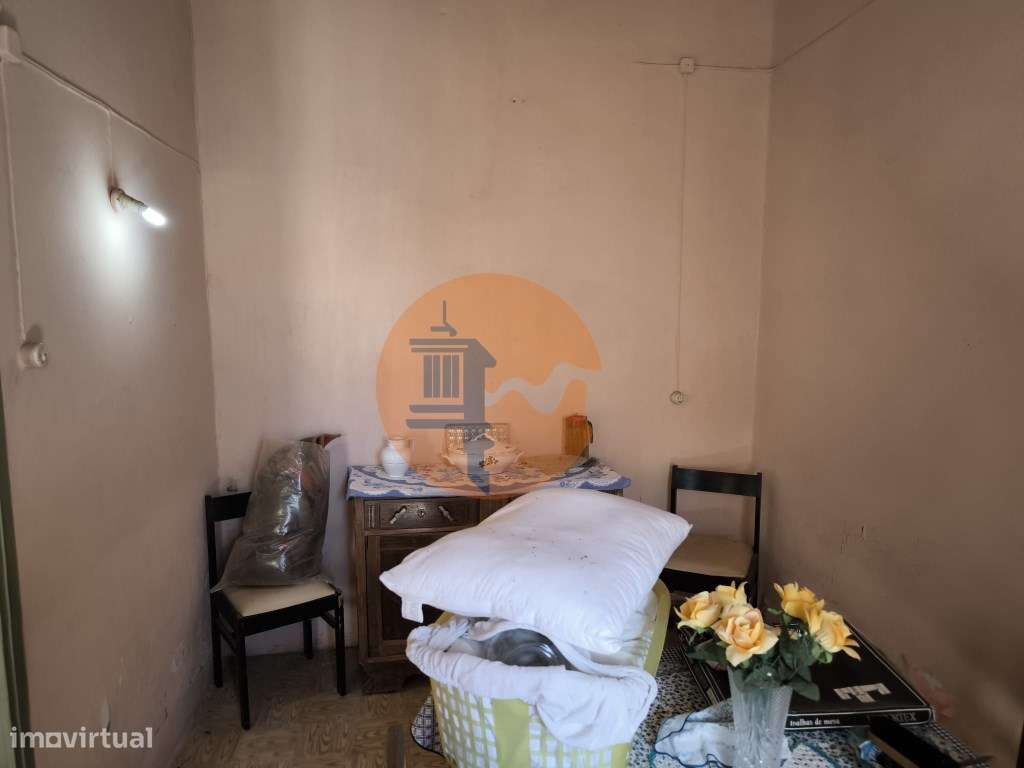 MORADIA T3 COM 320 M2 DE TERRENO E COM ANEXO - POÇO E FURO - CORTE ... - Grande imagem: 3/60