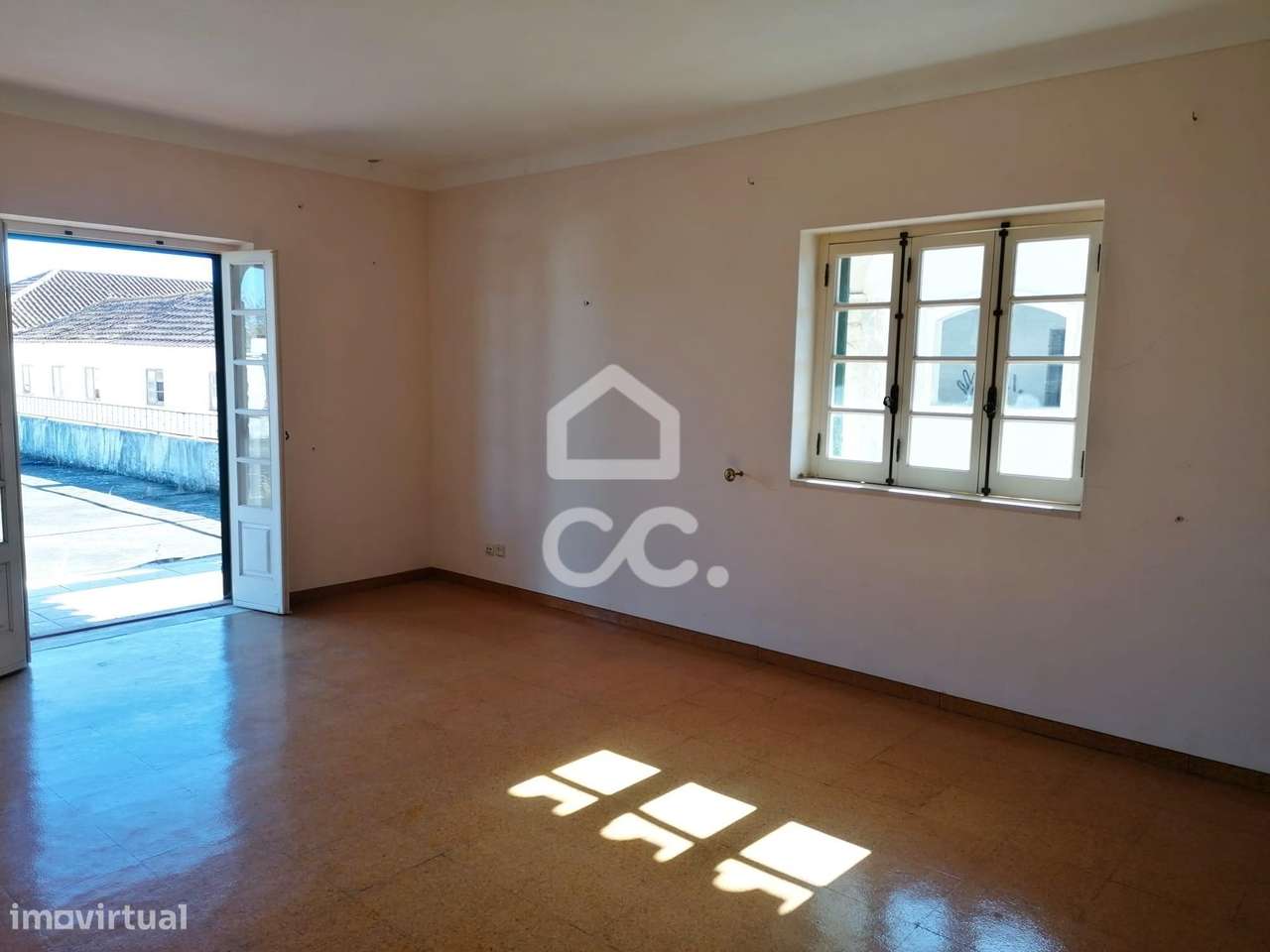 Moradia T5 em Vermelha – Cadaval, com Garagem, Adega e Terreno.-23