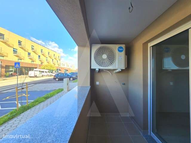 Apartamento T2 equipado e mobilado junto ao C.C. Glicinias - Grande imagem: 5/11