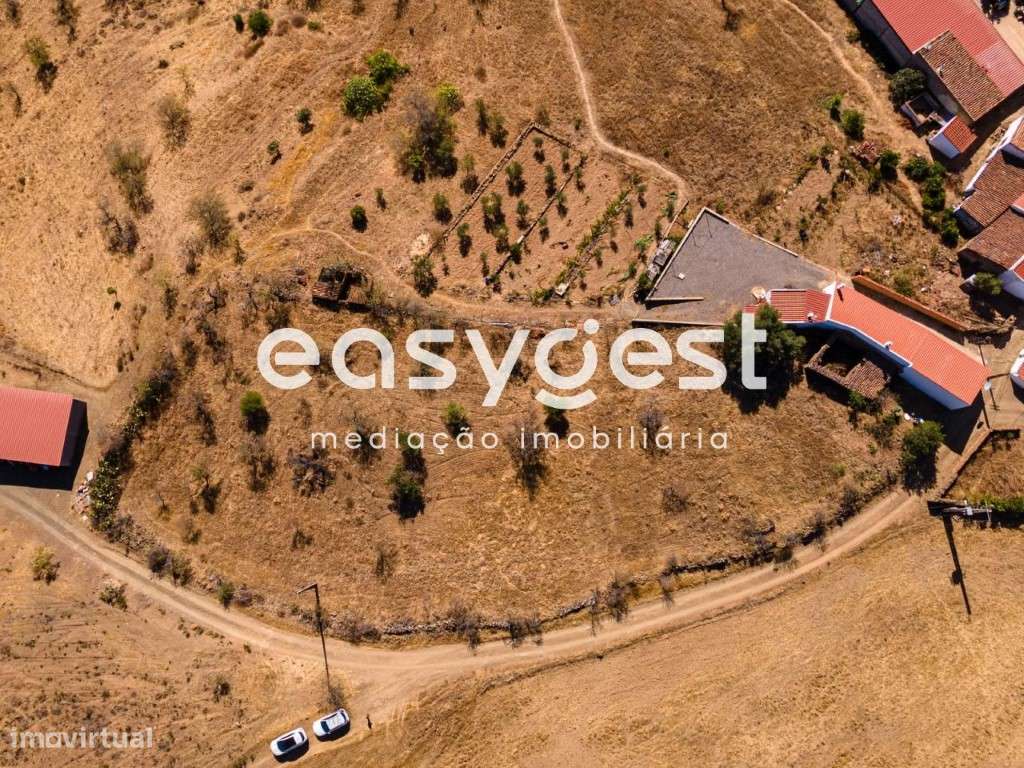 Terreno Com Ruina Na Aldeia Do Monte Novo, com PIP aprovado. - Grande imagem: 2/23