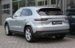 Porsche Cayenne - 4