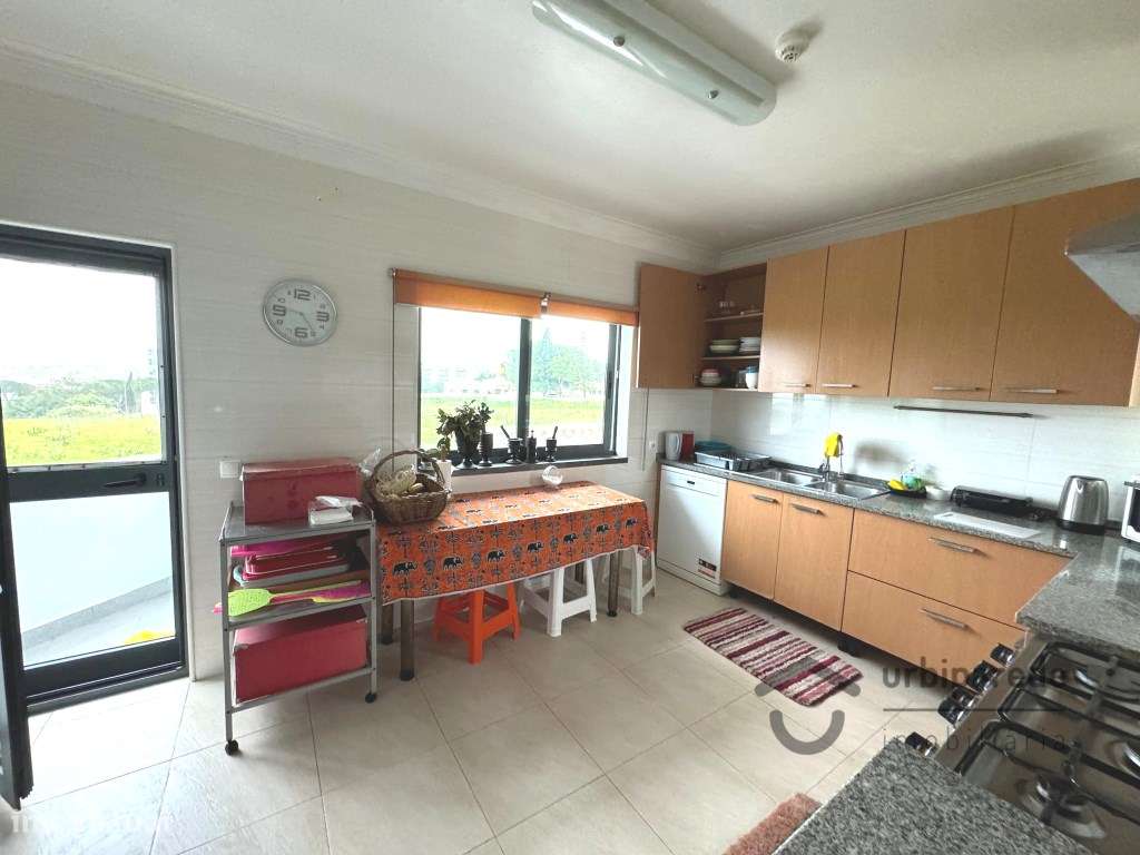 Moradia V6 em Porto Salvo-10