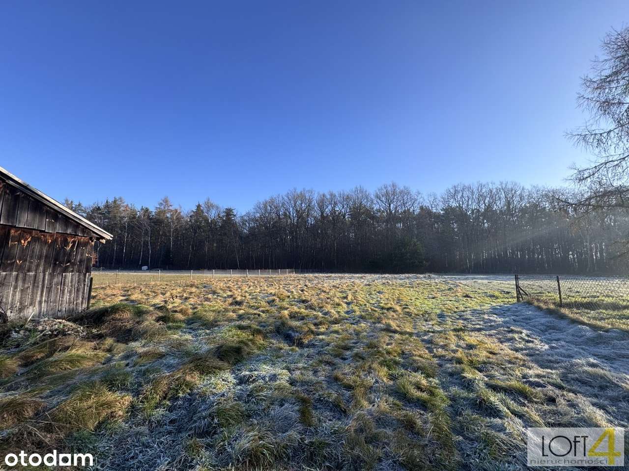 Wyjątkowa, uzbrojona działka pod lasem.-2
