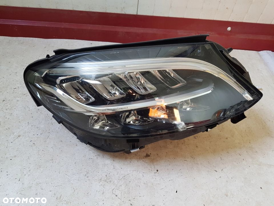 LAMPA PRAWY PRZÓD MERCEDEs c-kl w205 lift full led - 2