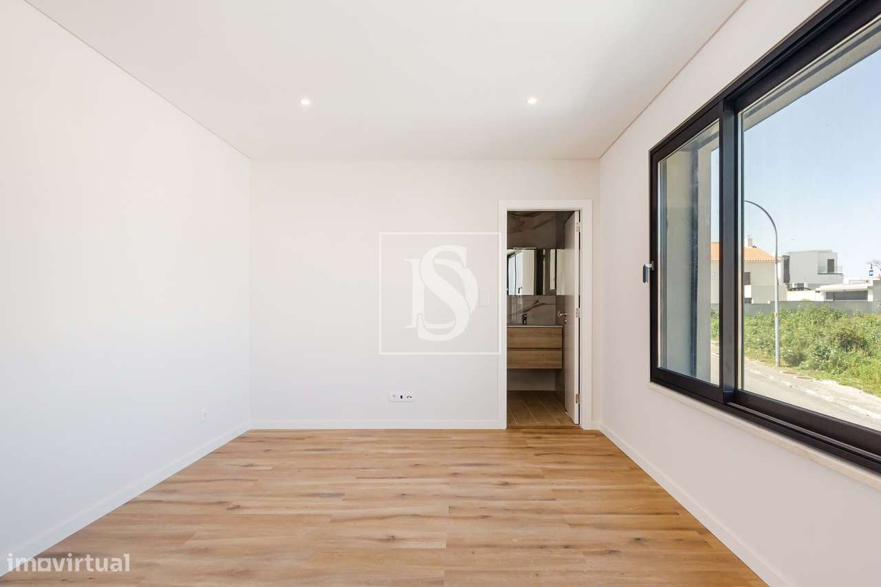 Viva o Conforto e a Elegância num Refúgio Exclusivo em Leceia-21