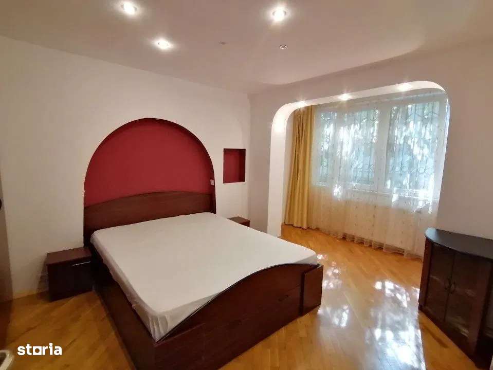 Apartament 3 camere decomandat, centrala termica, mobilat si utilat, B-2