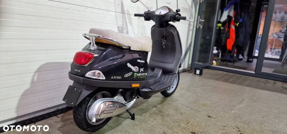 Piaggio Vespa - 16