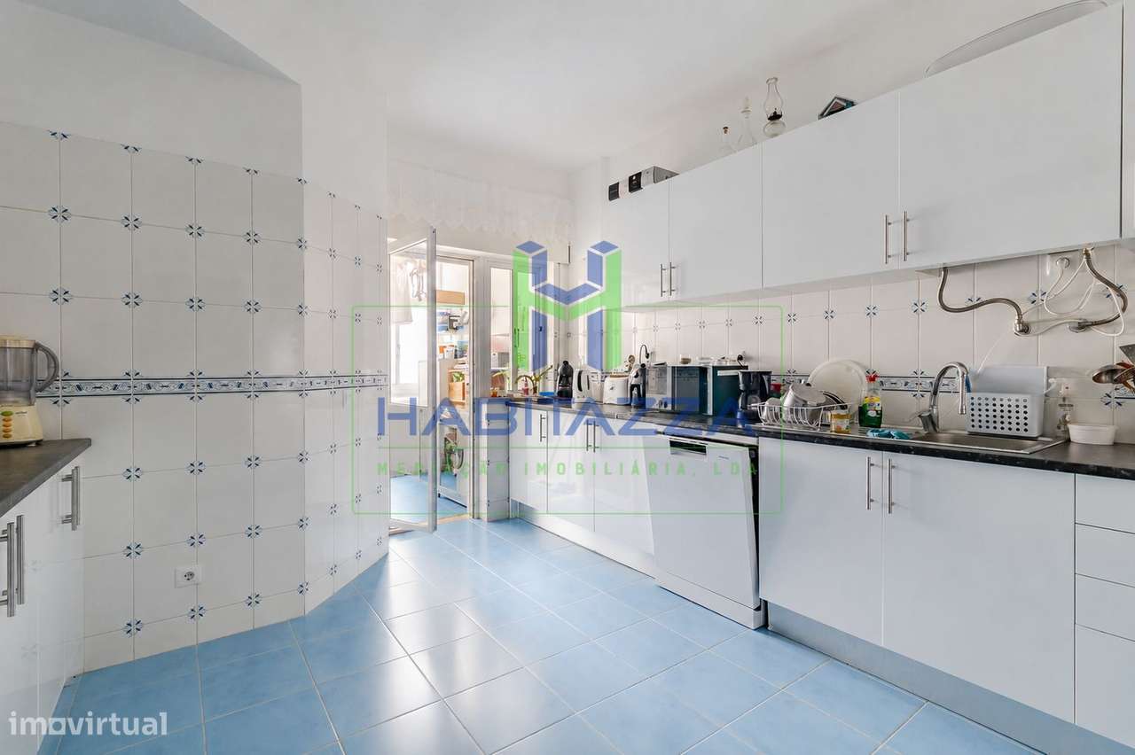 Apartamento T2 com vistas desafogadas em Lagos-7