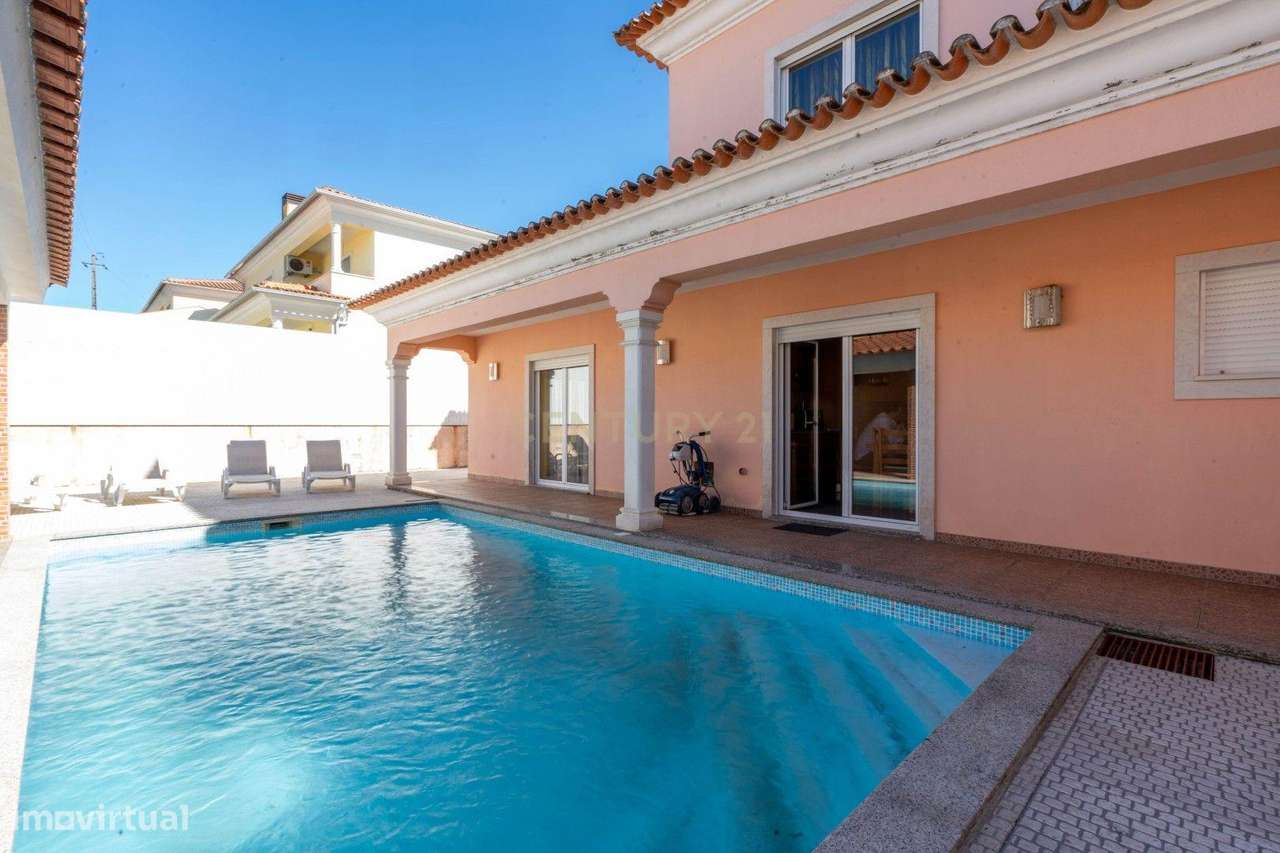 Moradia T3 - C/ espaço exterior e piscina-59