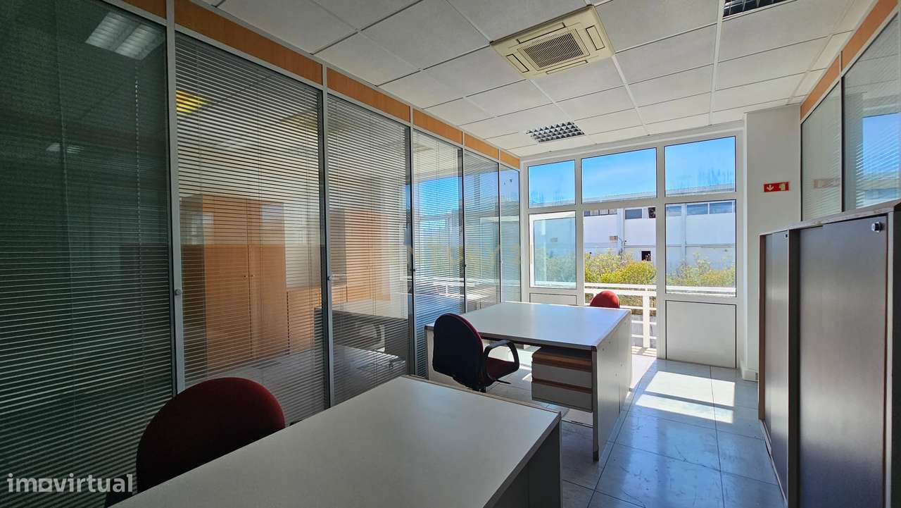 Escritório amplo e totalmente equipado no ElosPark II, em S. Marcos-27