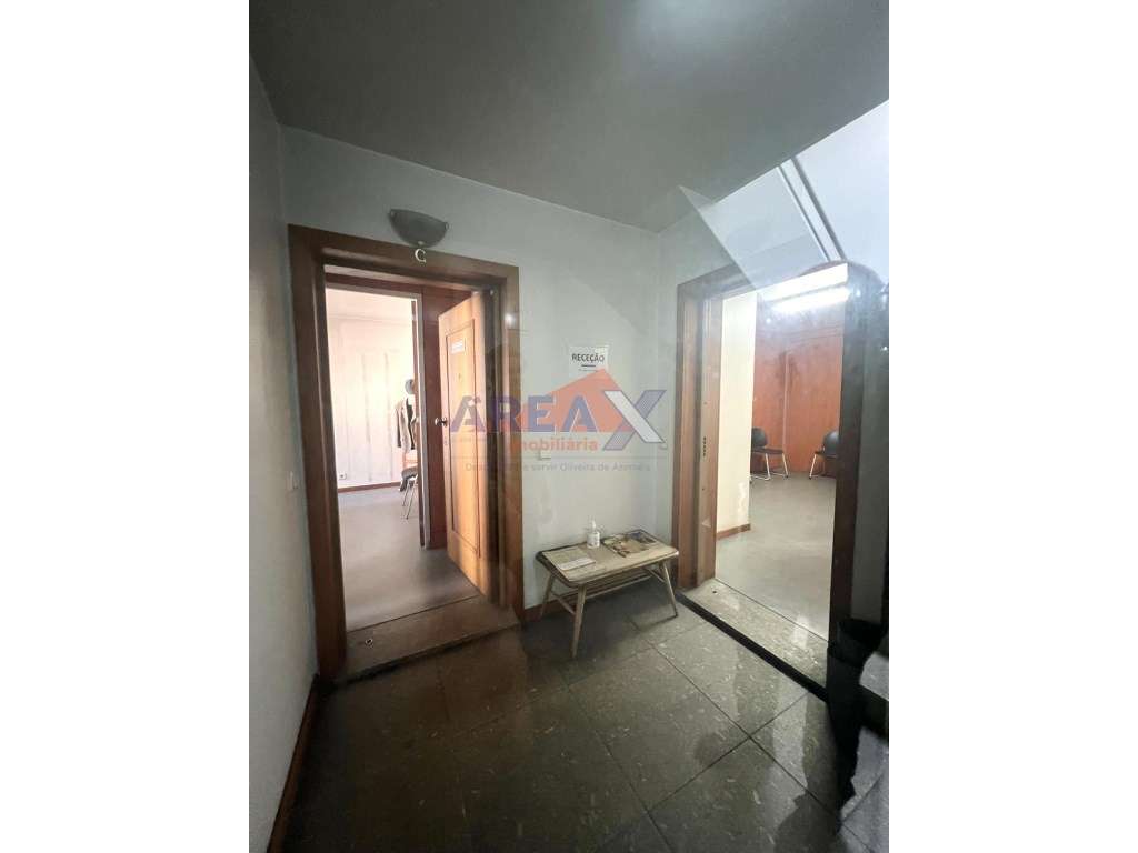 EXCLUSIVO ÁREA X - Edifico destinado a comércio e escritórios, no c... - Grande imagem: 3/30