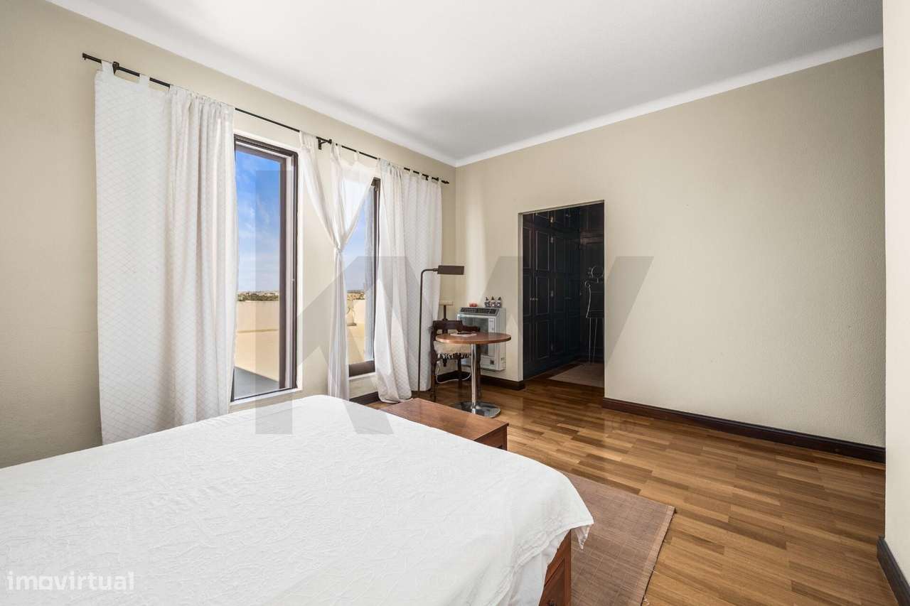 Excelente Moradia T4 com 438 m2 de Área de Construção em Alvor – Urb.-55