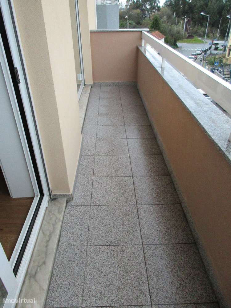 T3 Aguas Santas, Corim com garagem box-15