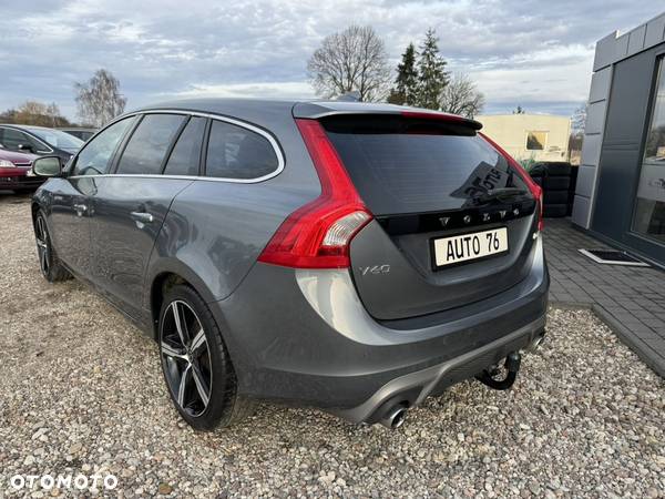 Volvo V60 D4 R-Design - 32