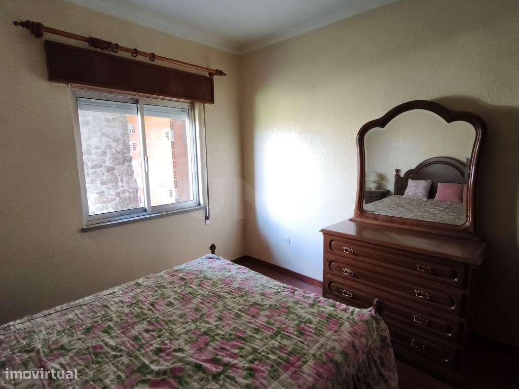 Moradia acolhedora, em aldeia tranquila e pronta a habitar-13