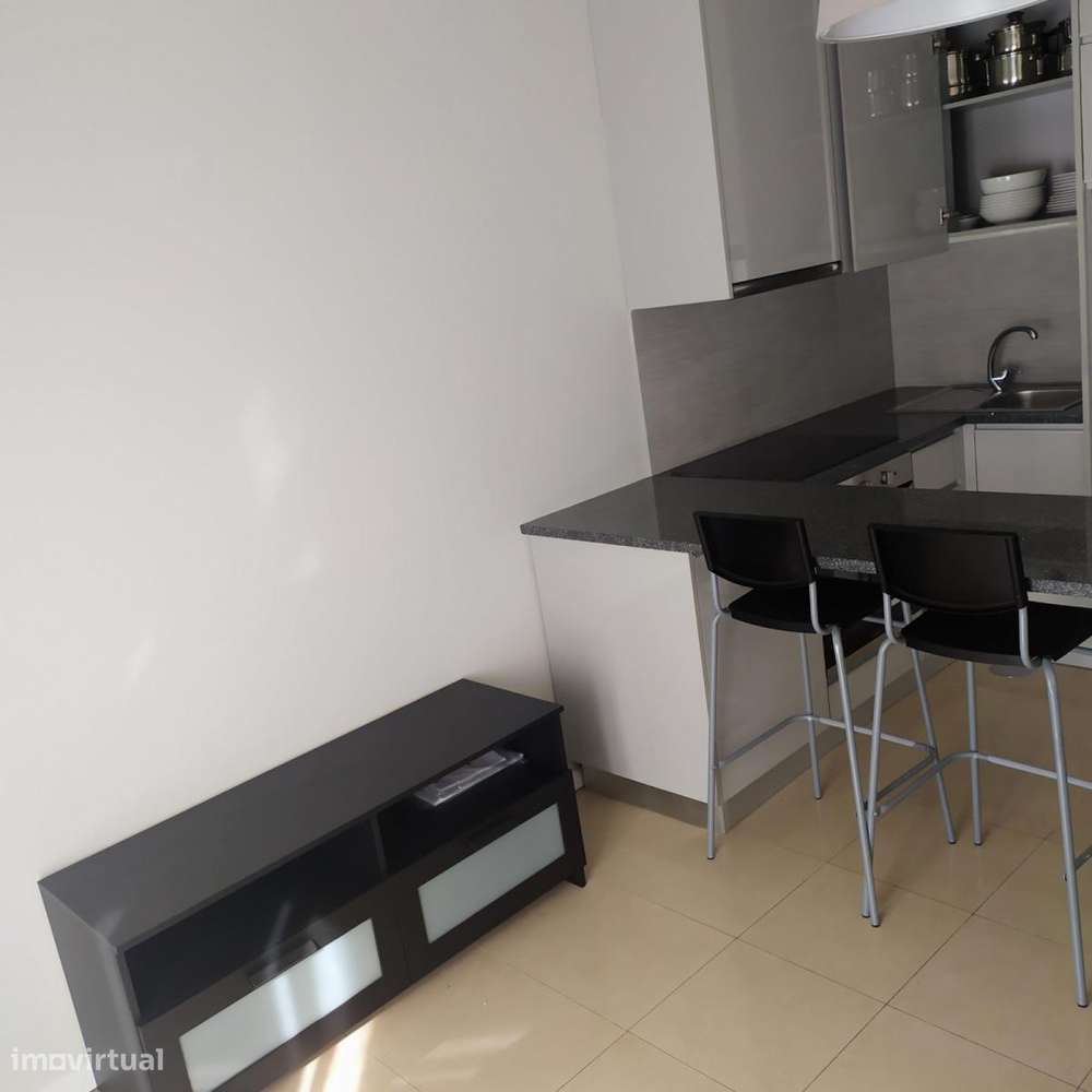 Apartamento com 1 quartos - localizado em Paranhos Porto - Grande imagem: 3/9