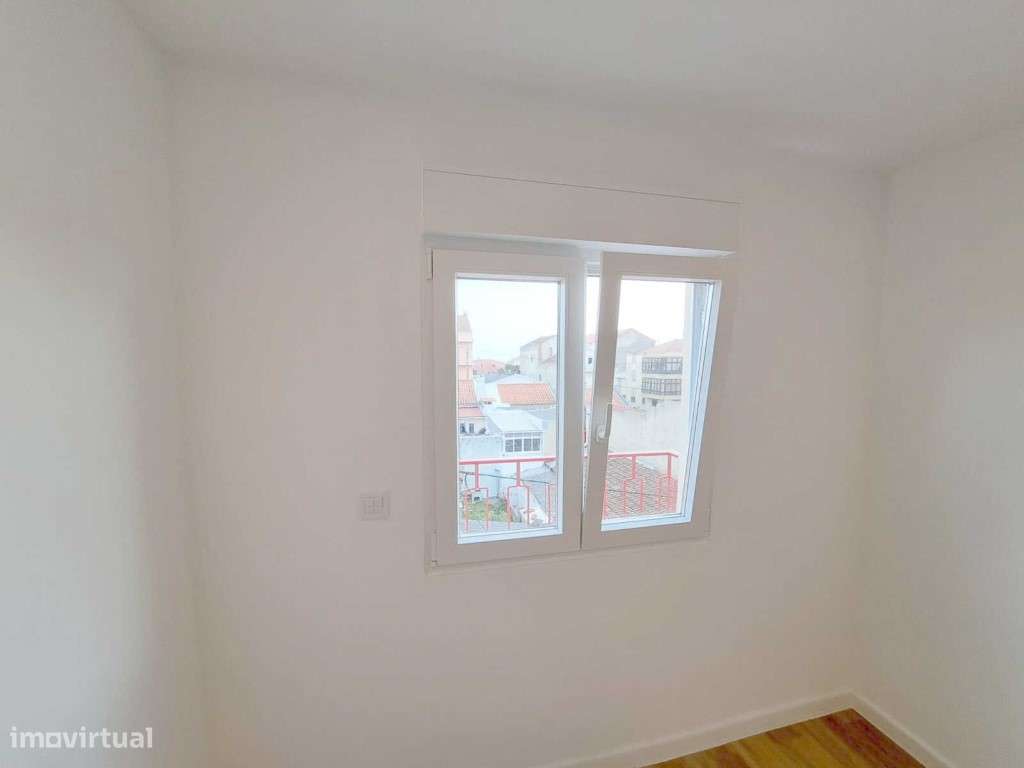 Apartamento T2 com varanda para venda em Camarate, Loures - Lisboa-17