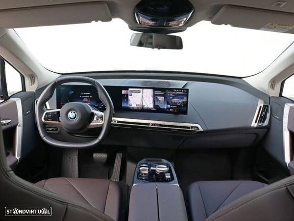 BMW iX xDrive 40 Pack Desportivo - 11