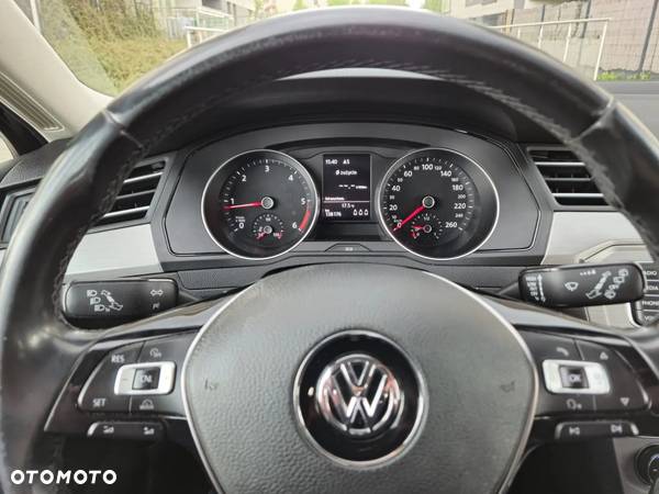 Volkswagen Passat 2.0 TDI BMT Trendline - 19