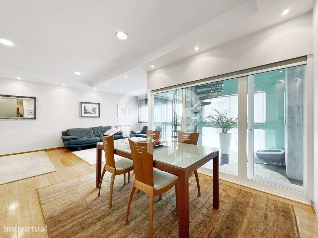 Apartamento T3+1 Duplex C/Terraço 250m2 // Condominio-14