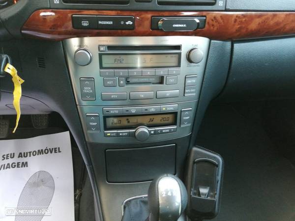 Toyota Avensis SD 2.0 D-4D Sol S/GPS - 32