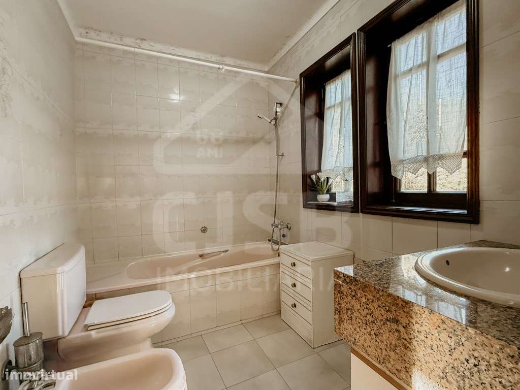 Moradia Isolada T5+3 em Salvaterra de Magos-38