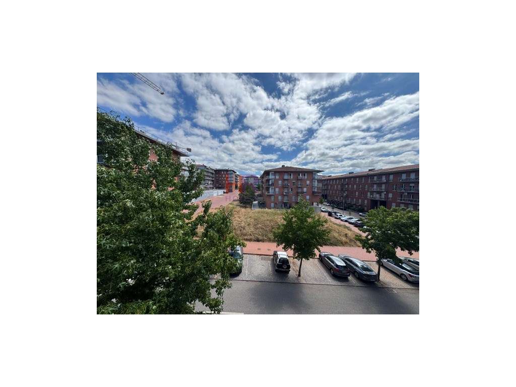 Quinta da Portela Vende-se T2 com garagem dupla.-38