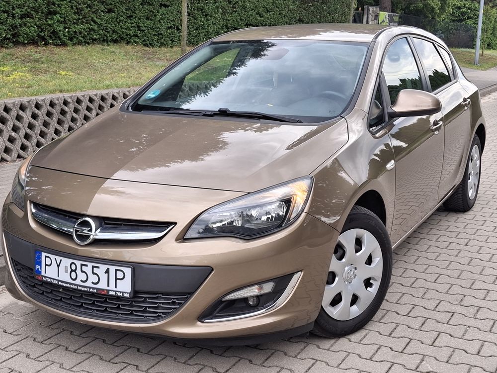Opel Astra J 2012