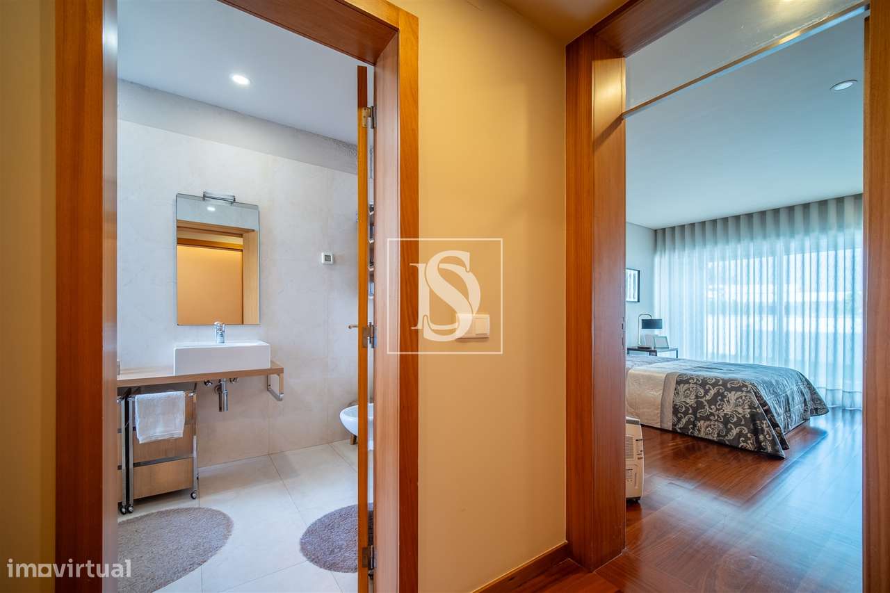 Exclusiva Moradia T4+1 c/ Piscina Aquecida e mais de 380 m²-16