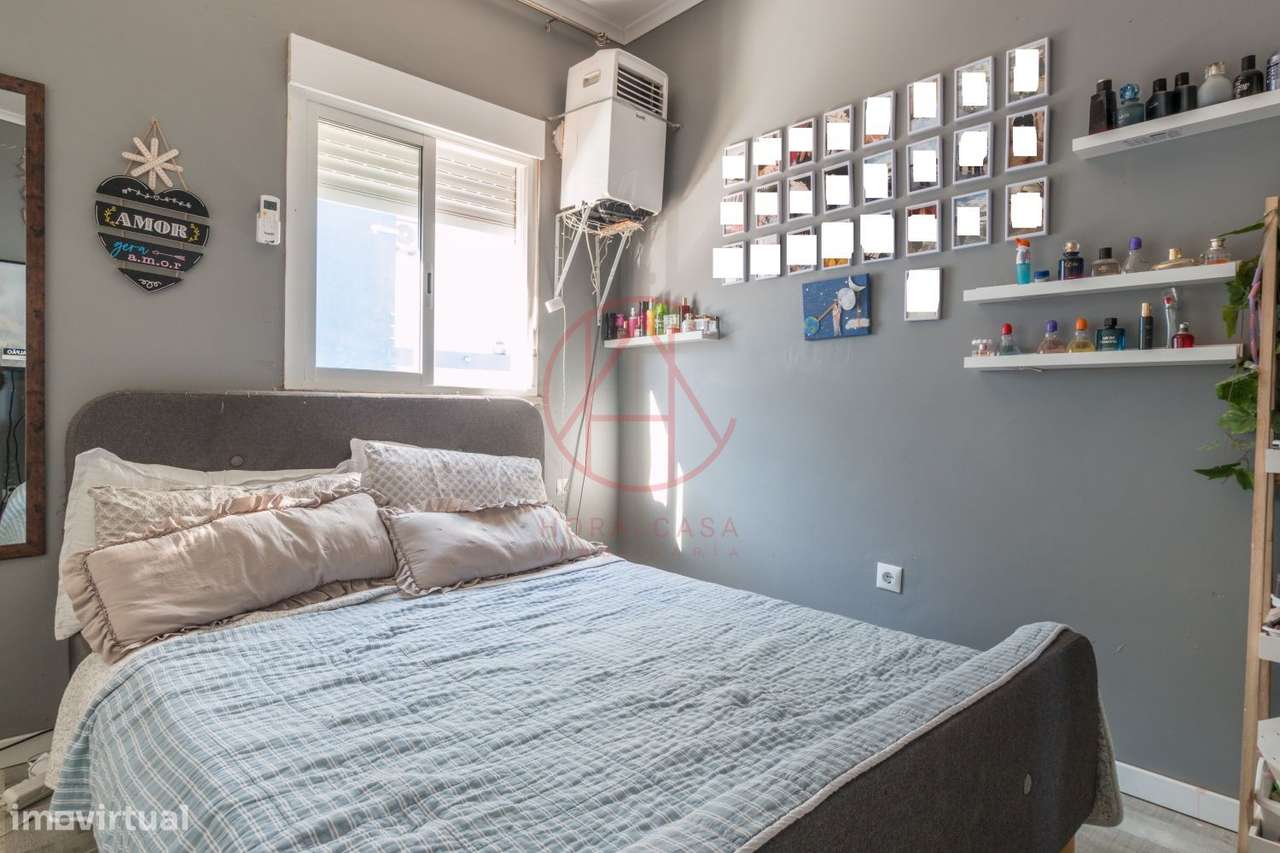 T1 possível aproveitamento Sotão - 2 minutos a pé dos Comboios da B - Grande imagem: 2/24