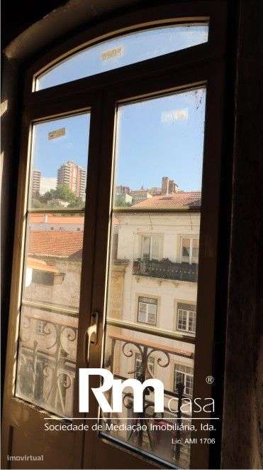 Magnifico prédio devoluto na Rua da Sofia, Largo do Terreiro da Erva-42