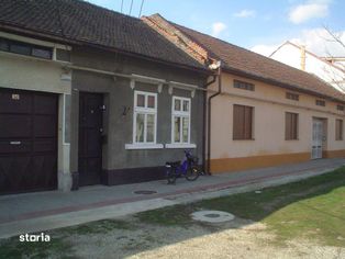 Vand casa + curte +teren,str Calea Severinului,Caransebes.