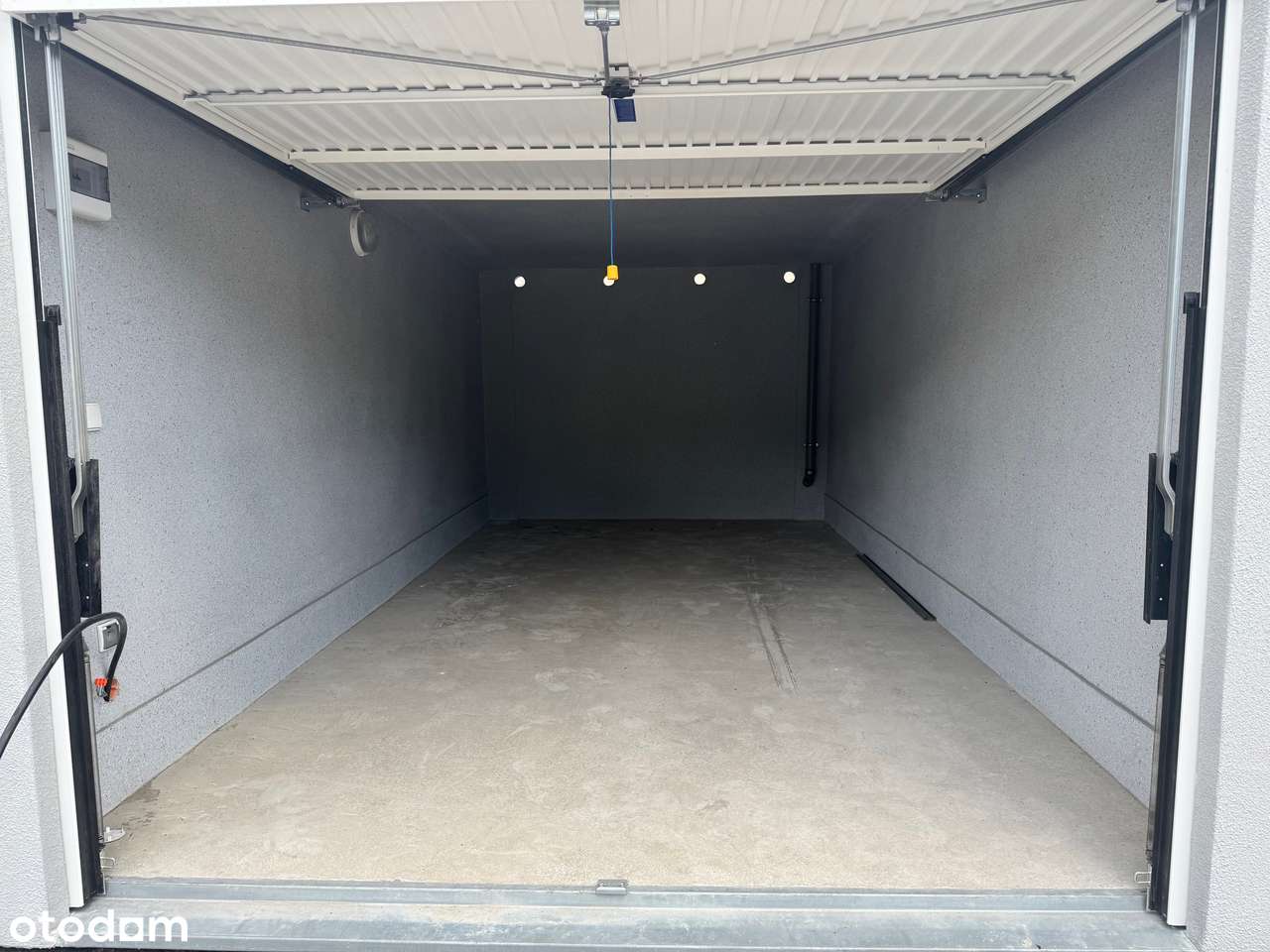 NOWY Garaż w Częstochowie – 19 m² wykończone z Księgą - Pełna Własność - Pełny obrazek: 2/5