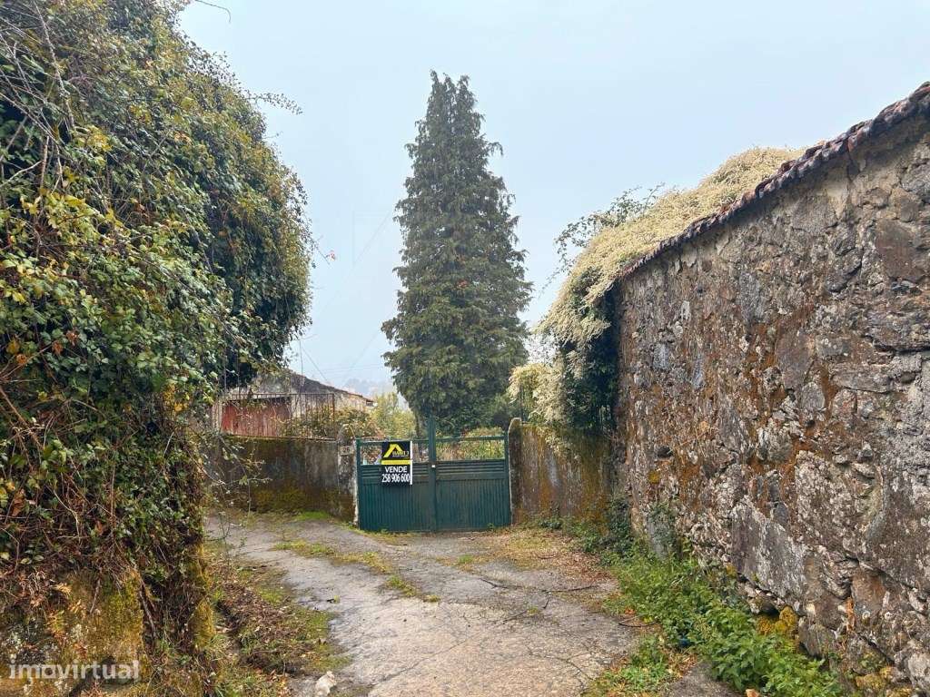 Casa para restauro em Insalde - Grande imagem: 4/8