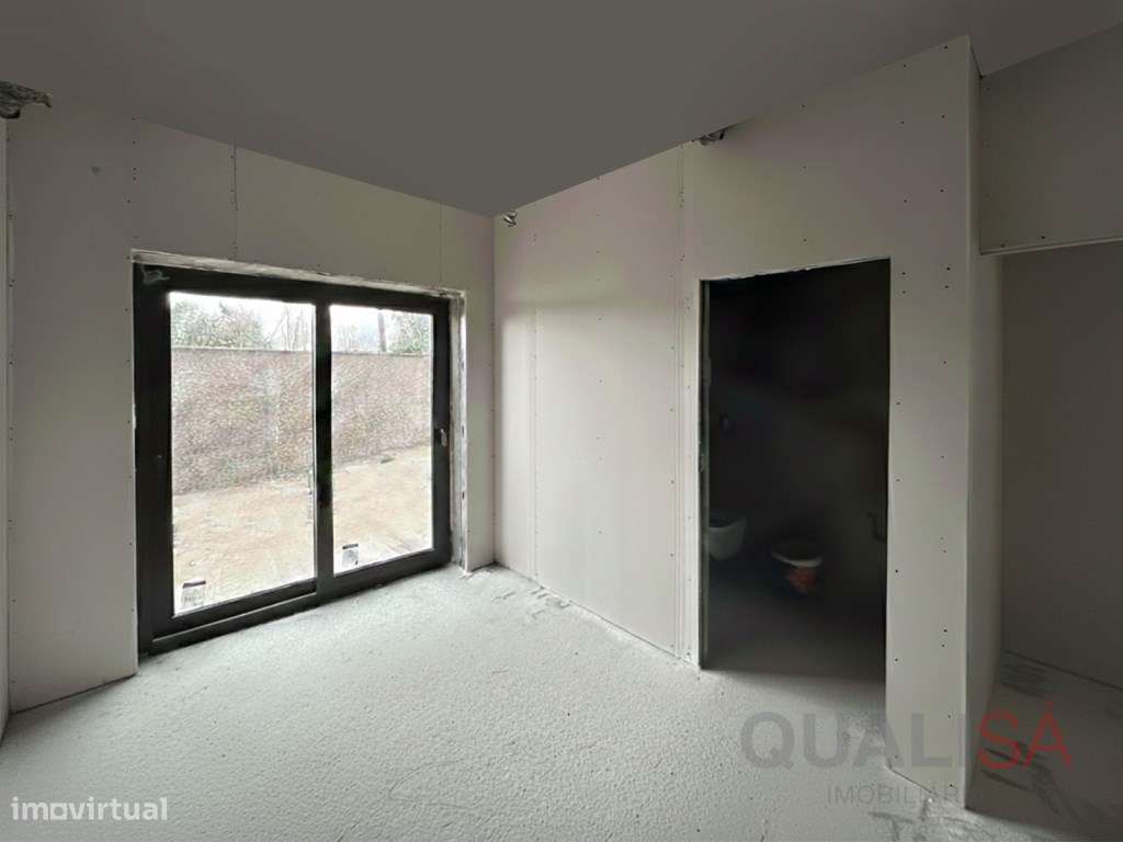 Apartamento T2 novo com logradouro e lugar de garagem em Ferreiros ... - Grande imagem: 5/23
