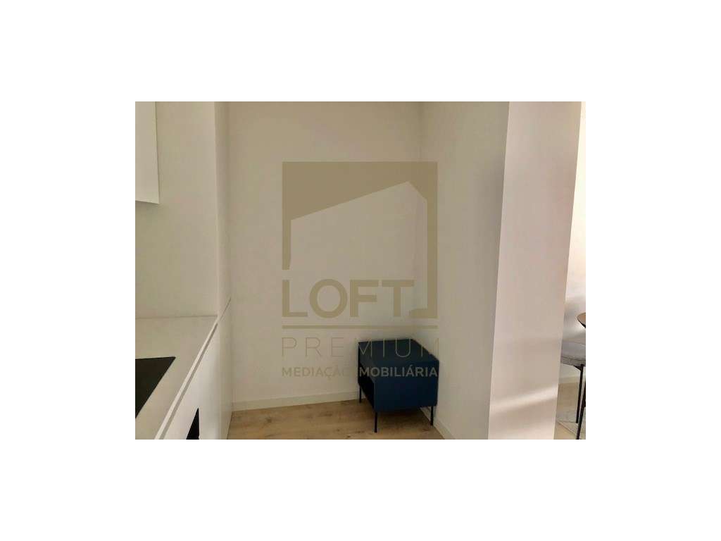 Apartamento T1 com 2 Frentes , Terraço, Totalmente Mobilado e Equip...-20
