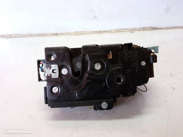 Fecho da porta frente direita VOLKSWAGEN TOUAREG (7LA,7LA,7LA) (2004-2010) 5.0 V... - 3