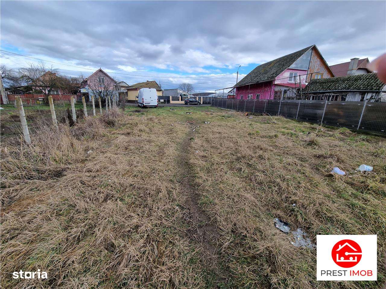 Teren intravilan de vanzare,70 ari cu utilitati la poarta - Imagine principală: 5/7