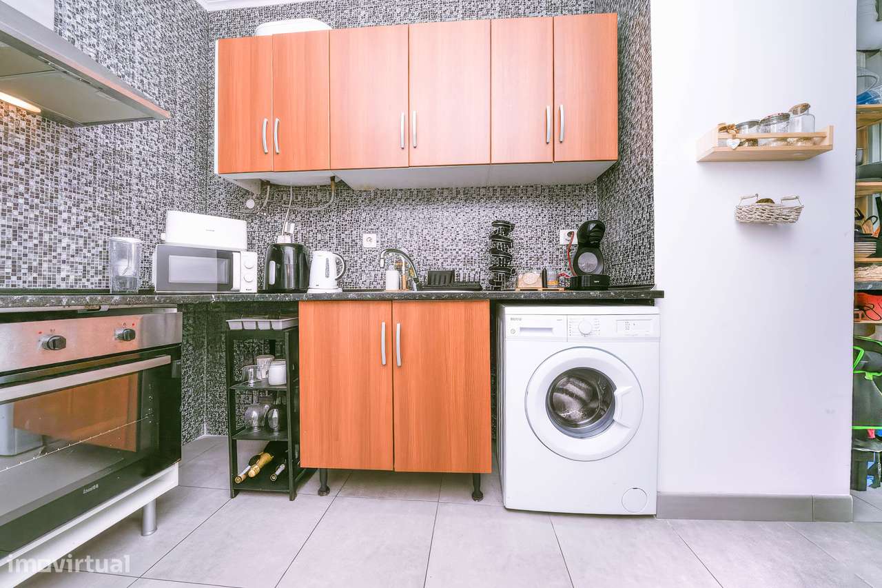 T2 remodelado junto Sta. Apolónia e Feira da Ladra - Grande imagem: 4/12