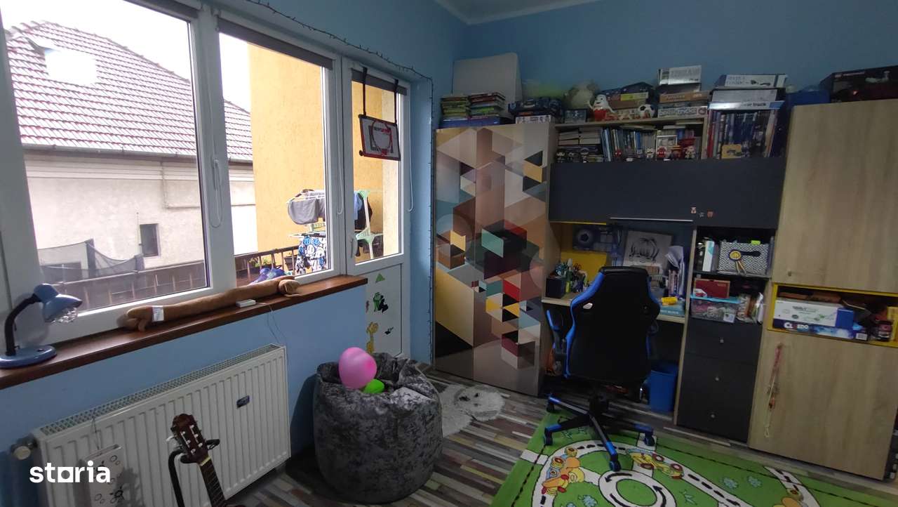 Vand apartament 3 camere in vila, cartierul Dambul Rotund-6