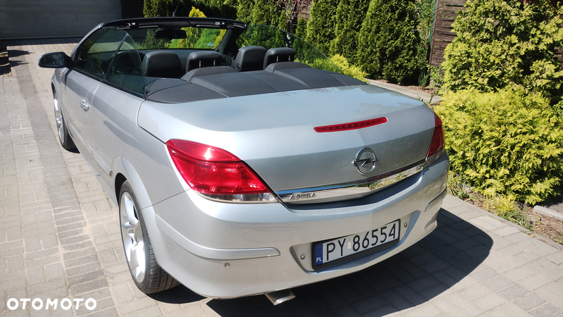 Opel Astra TwinTop 1.8 Cosmo - 5