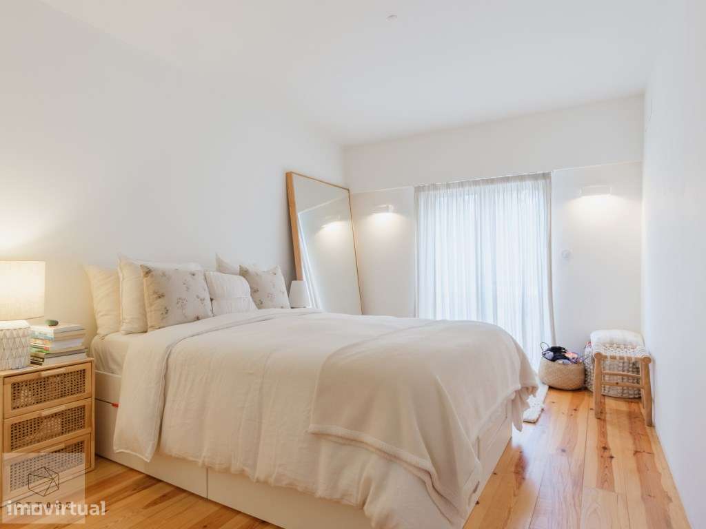 Apartamento T4 com garagem e terraço em Belem-24