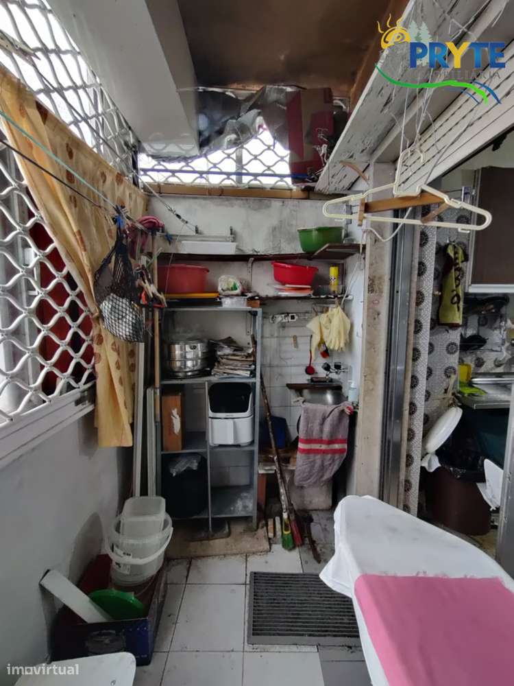 Apartamento T1+1 situado em Campolide-31