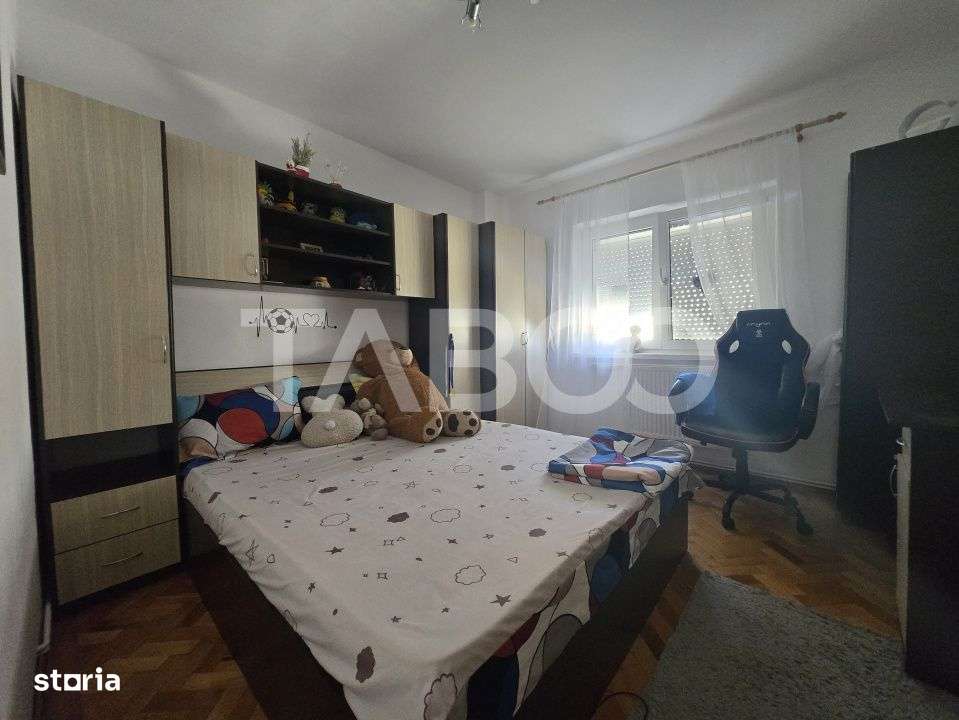Apartament 3 camere decomandat 68mp cu balcon zona Siretului Sibiu - Imagine principală: 3/16