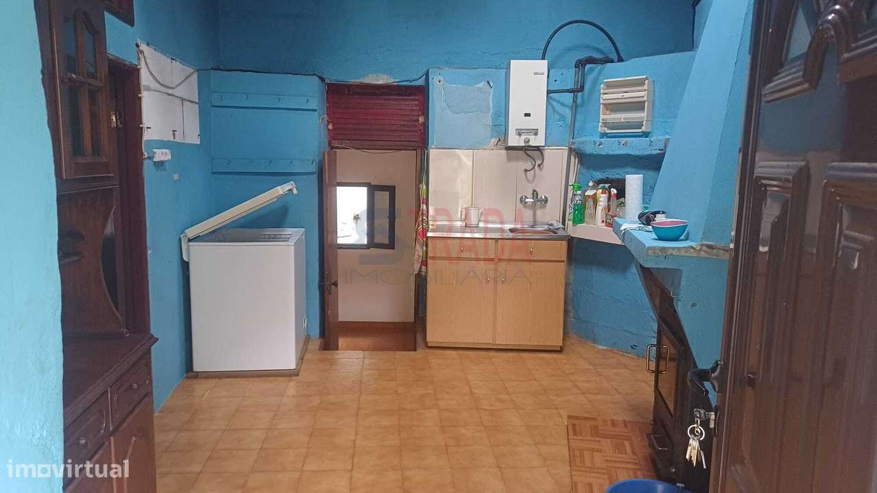 Moradia T2 com adega, horta e ruína em pedra para restauro – Vieira... - Grande imagem: 4/13