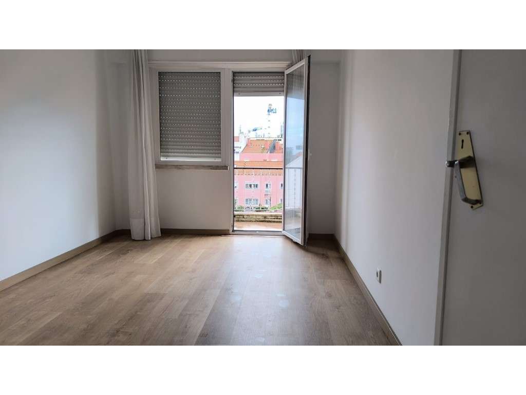 Apartamento T2 em Marvila - Grande imagem: 2/16